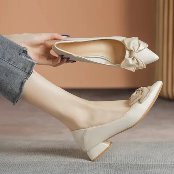Pmwrun/нови дамски обувки на нисък ток с остър пръсти и носа на равна подметка, модерни и удобни универсални кожени обувки за офис работници