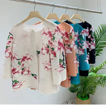 2022 Пролетно-летните Модни Дамски Ризи с кръгло деколте в Празнично стил, Блузи с Флорални Принтом, Топ F164